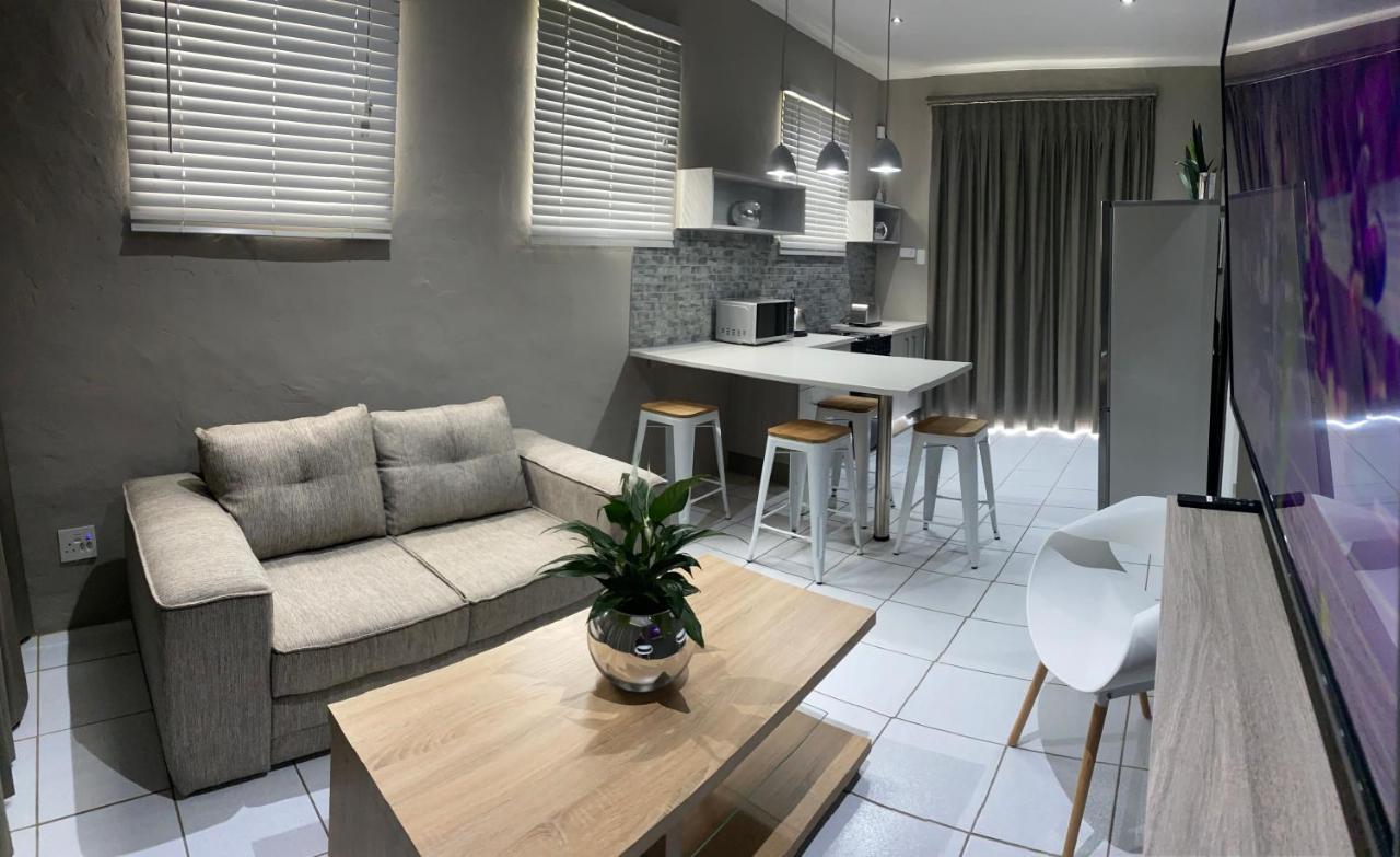 Adventure Apartment - Colchester - 5Km From Elephant Park 외부 사진