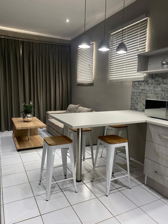 Adventure Apartment - Colchester - 5Km From Elephant Park 외부 사진